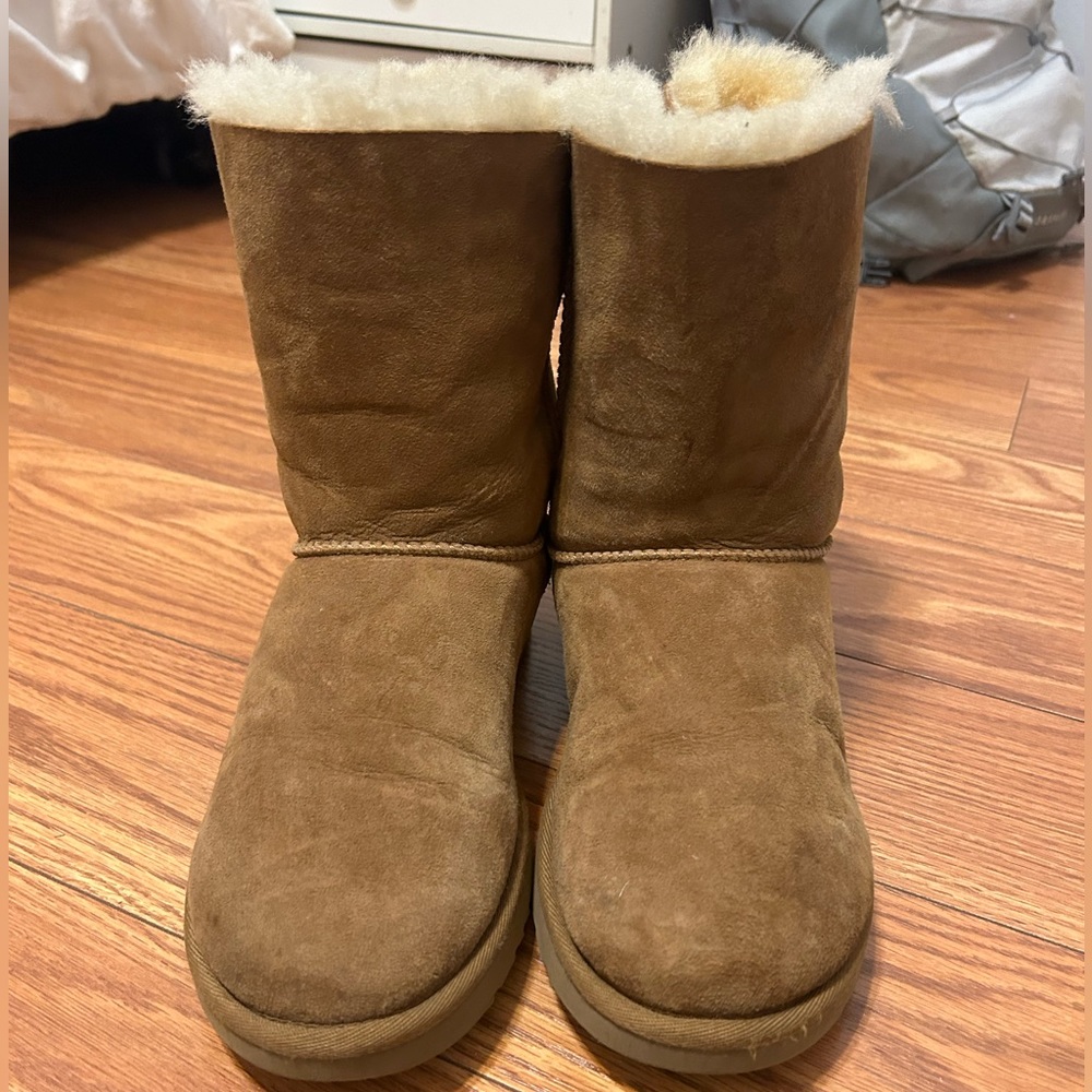 Ugg Boots size 8 with Bows